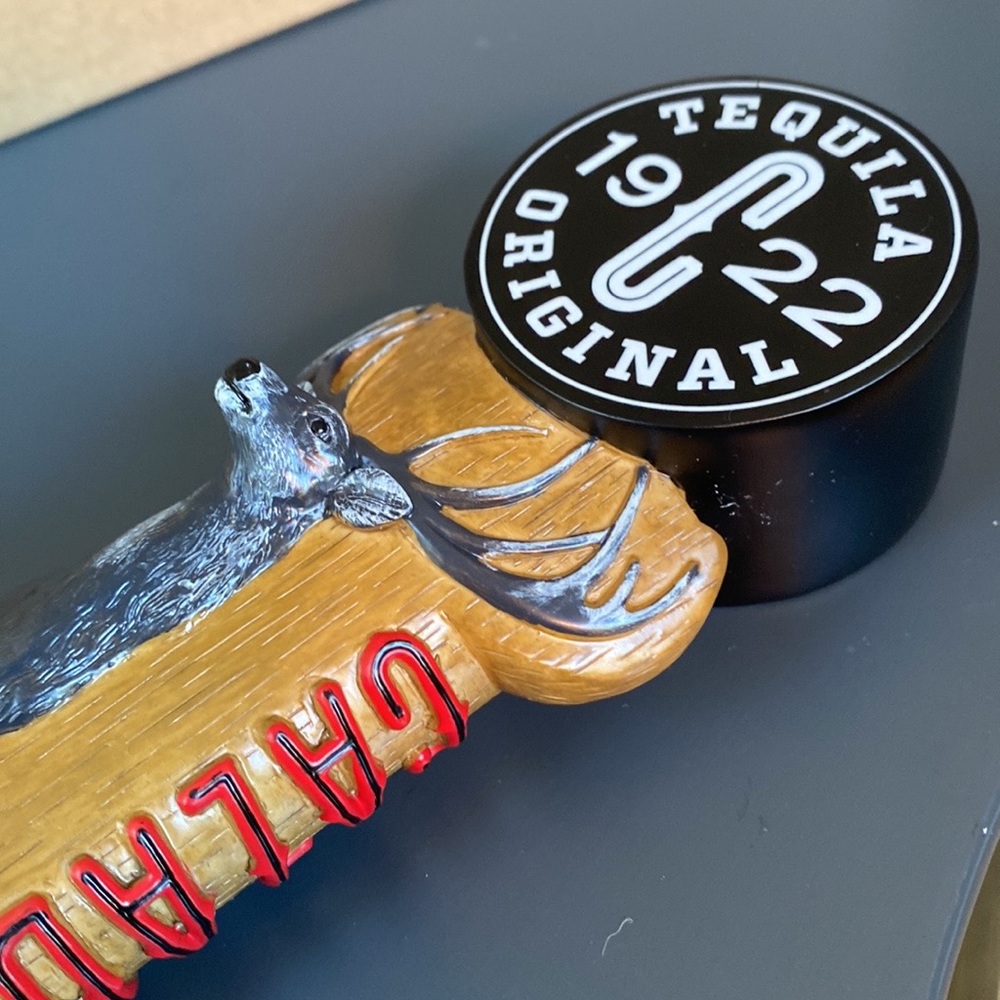 ❤️❤️Beer tap pull. 1922 Cazadores stag head- pulls your tap  like a pro.